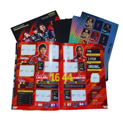 Otwarty album na naklejki F1 Official Sticker Collection 2025